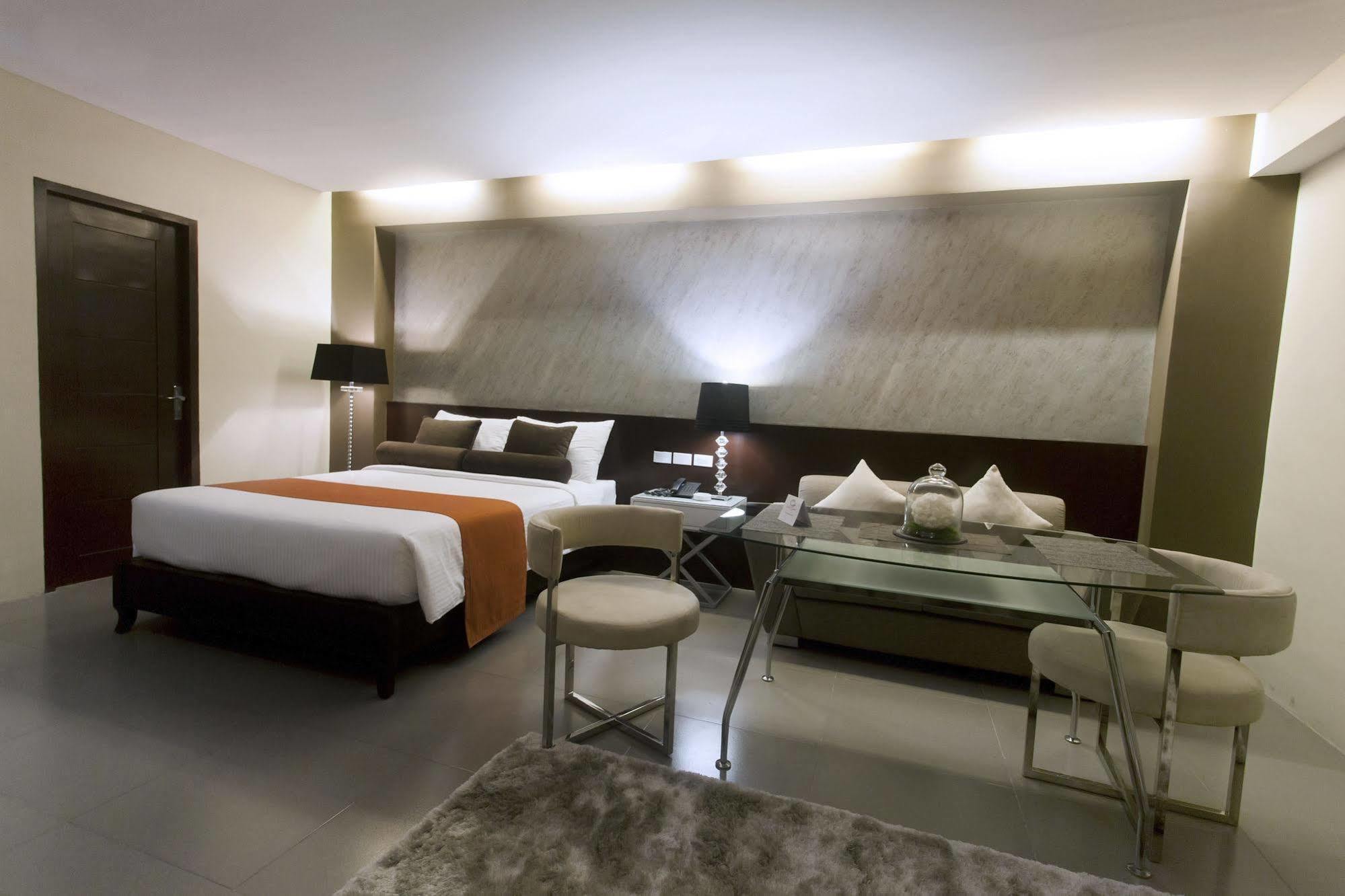 Grace Crown Hotel Angeles Eksteriør billede
