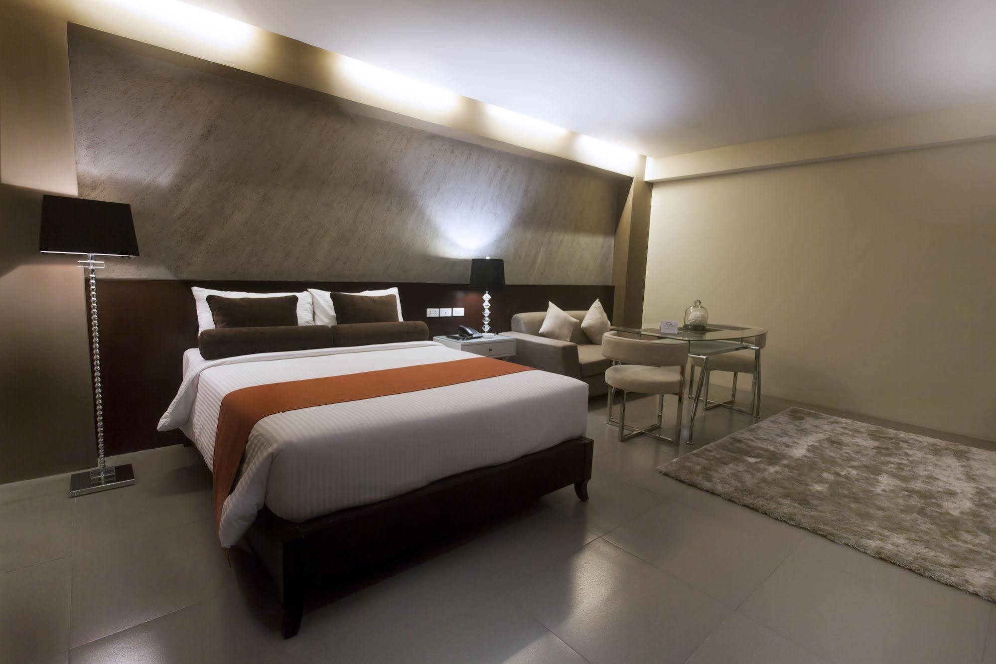 Grace Crown Hotel Angeles Eksteriør billede